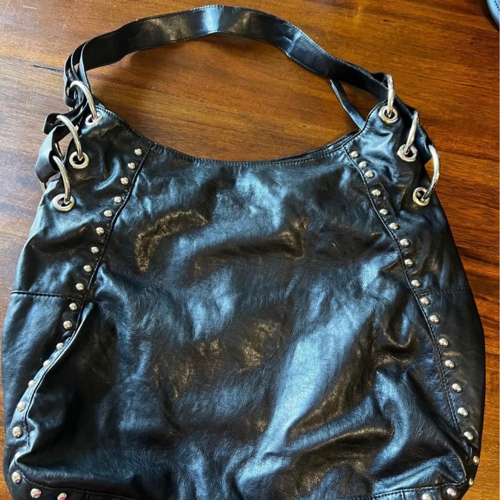 Purse in good shape. More pictures to come.